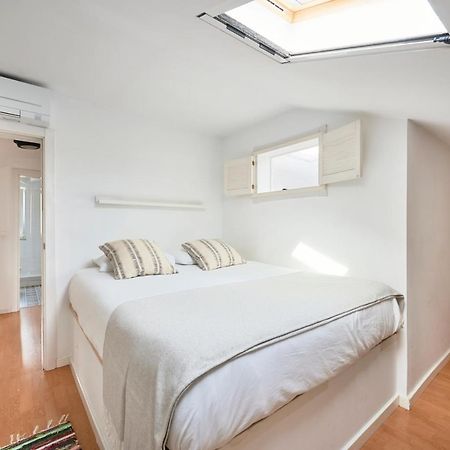 Bright Apt W Balcony, Ac, Parking, By Timecooler Lisboa Екстериор снимка