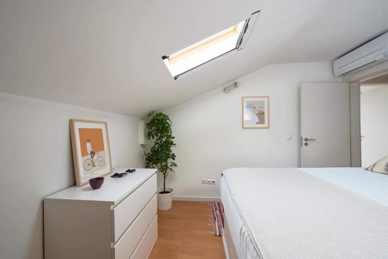 Bright Apt W Balcony, Ac, Parking, By Timecooler Lisboa Екстериор снимка