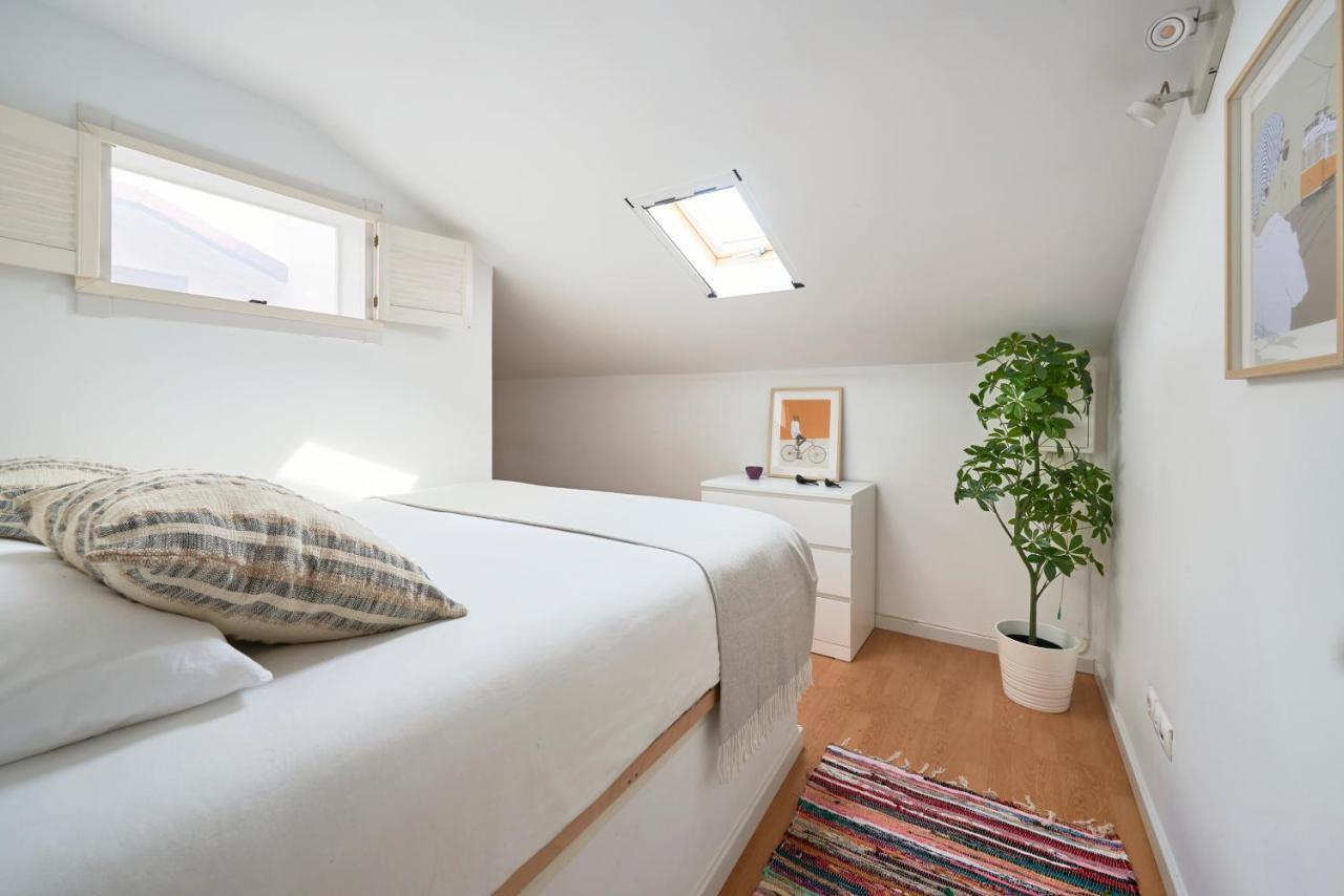 Bright Apt W Balcony, Ac, Parking, By Timecooler Lisboa Екстериор снимка