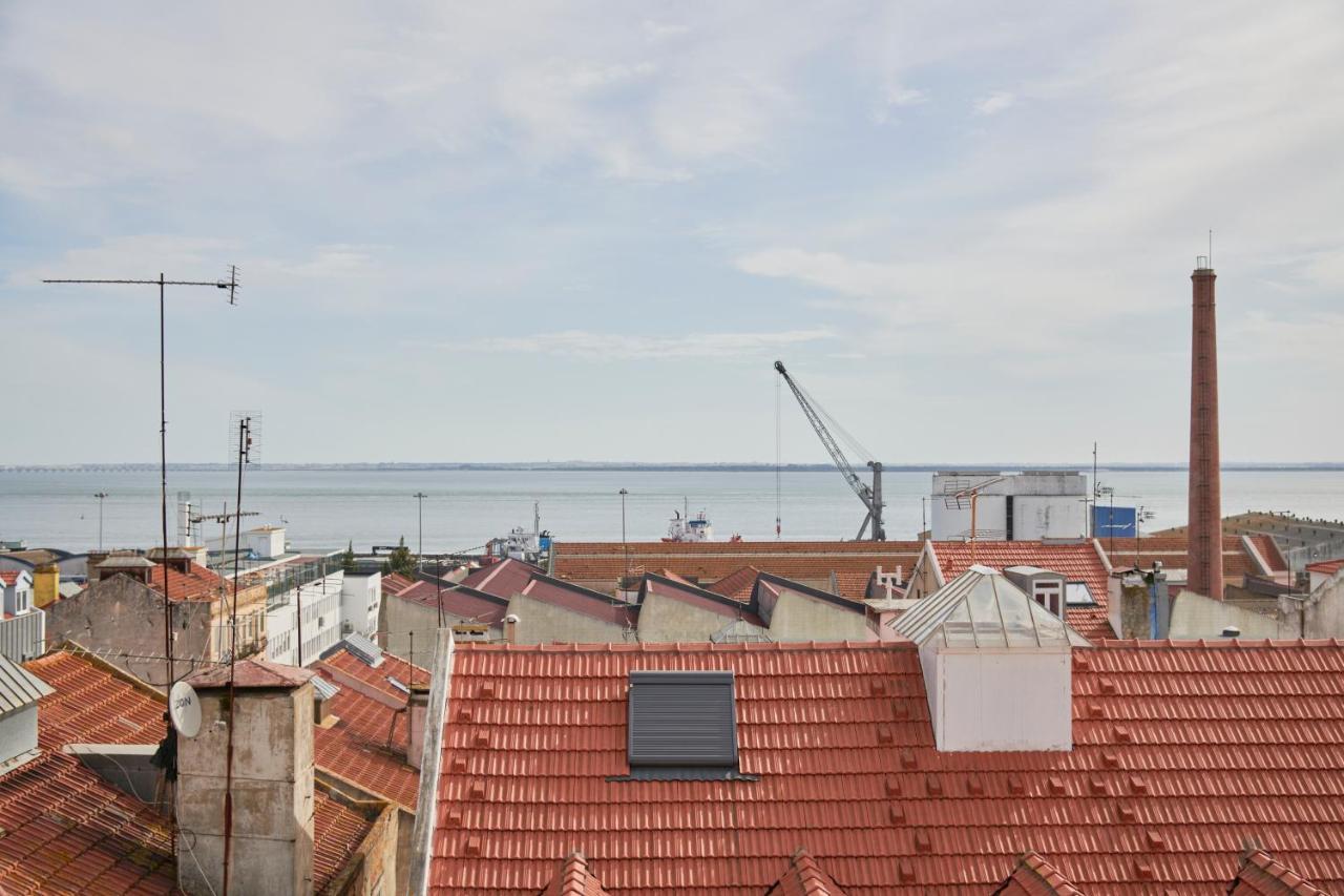 Bright Apt W Balcony, Ac, Parking, By Timecooler Lisboa Екстериор снимка
