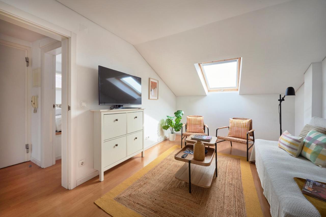 Bright Apt W Balcony, Ac, Parking, By Timecooler Lisboa Екстериор снимка