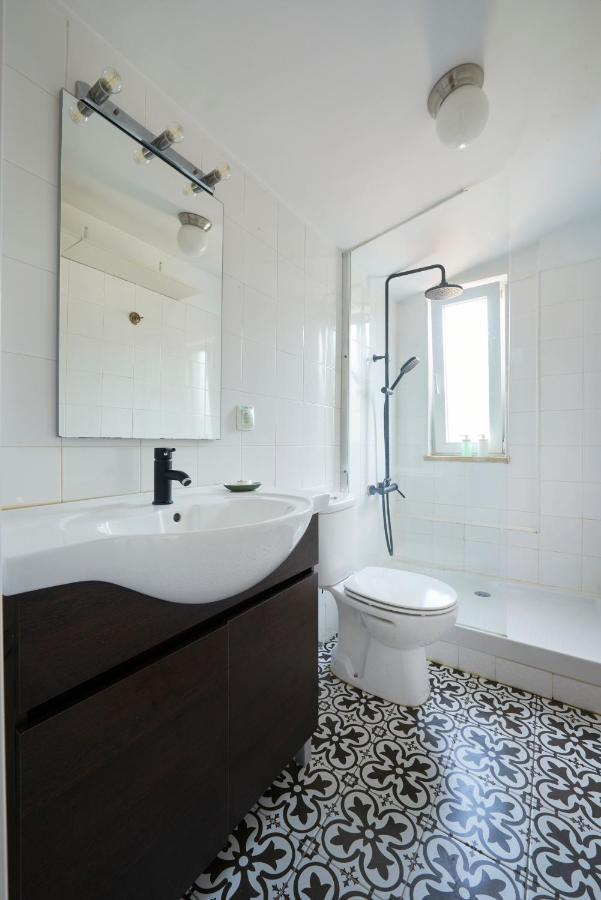 Bright Apt W Balcony, Ac, Parking, By Timecooler Lisboa Екстериор снимка
